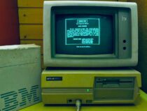 message on screen of vintage computer