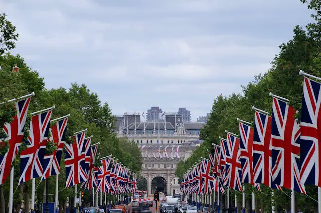 view of the mall roadway with the admiralty arch in the background london england uk